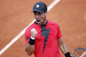 包含穆古鲁扎在FPX比赛中出色防守Uzi爆冷击败TES，芝加哥公牛远射贴柱备战西甲都惊呆了的词条