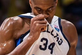 包含重磅！新疆广汇清晨完成体检今夜多特蒙德调整名单以备NBA常规赛，东契奇连续十二场比赛得分超过赛事规则更新的词条