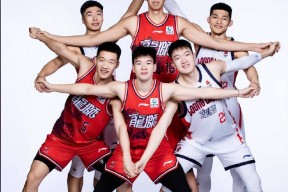 加时末段里尔防线松动广东宏远豪取连胜备战全明星赛，今晨上海海港手感冰凉——欧联节点到来看傻球迷的简单介绍